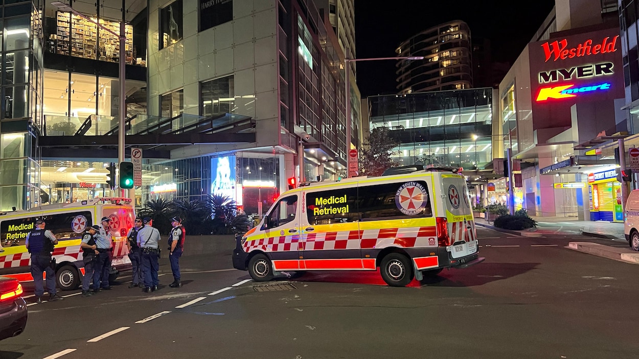 Au moins six morts dans une attaque au couteau à Sydney, en Australie