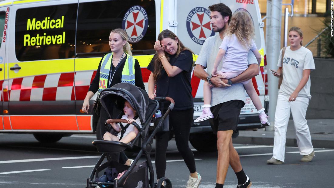 Sydney mall stabbing attack kills 6