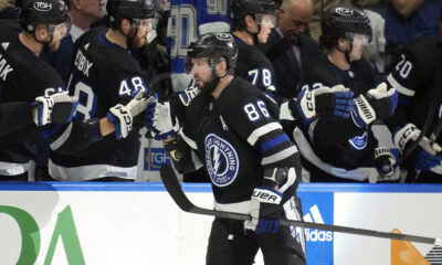 Mercredi dans la LNH | Nikita Kucherov atteint le plateau des 100 aides ; un dernier gain pour les Coyotes