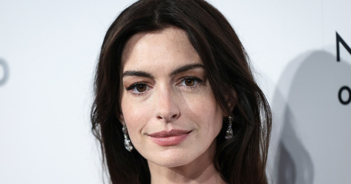 Anne Hathaway says 'gross' chemistry test required her to make out with 10 guys for movie