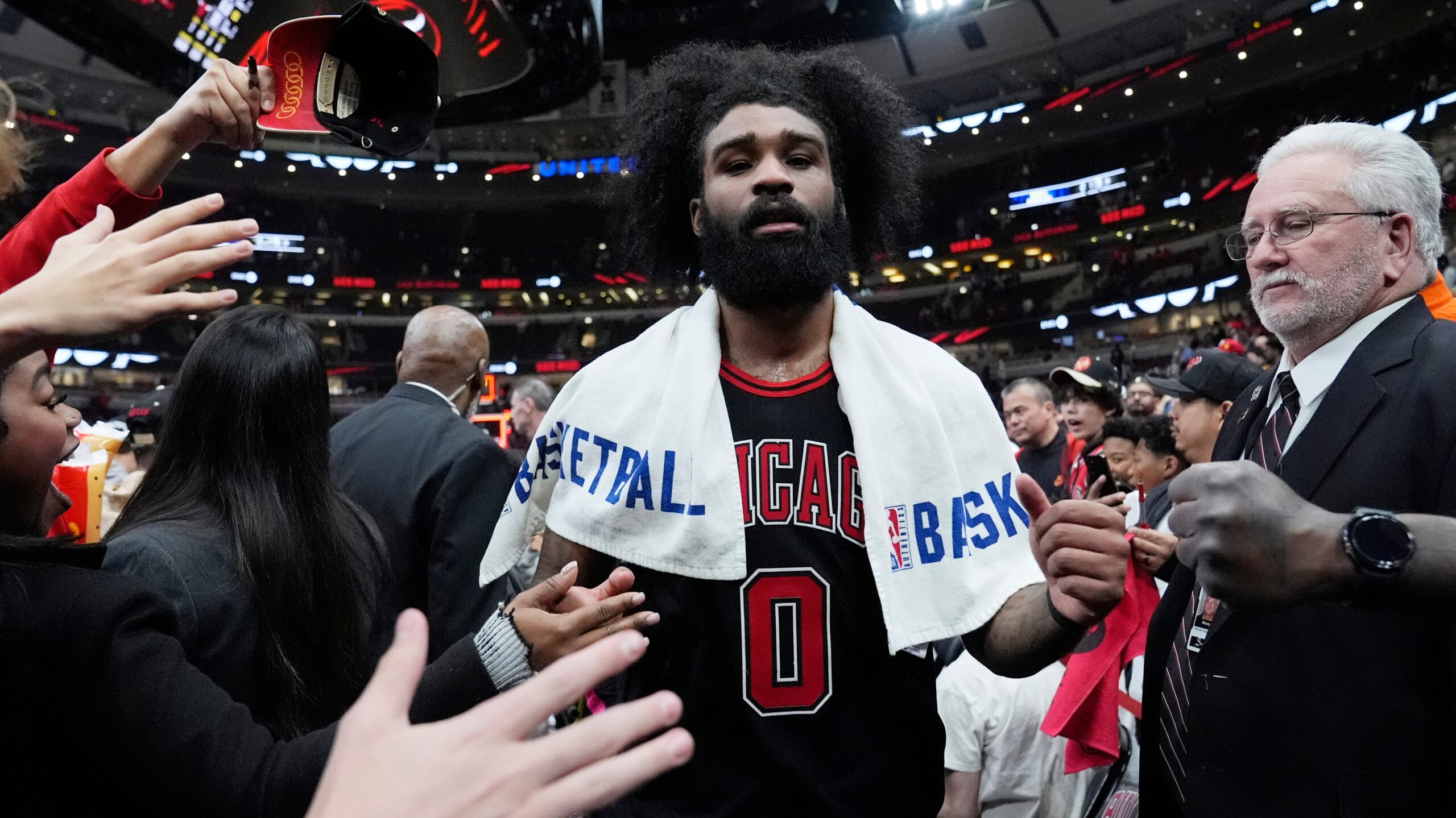 Coby White scores career-high 42 points as Bulls roll past Hawks in play-in game