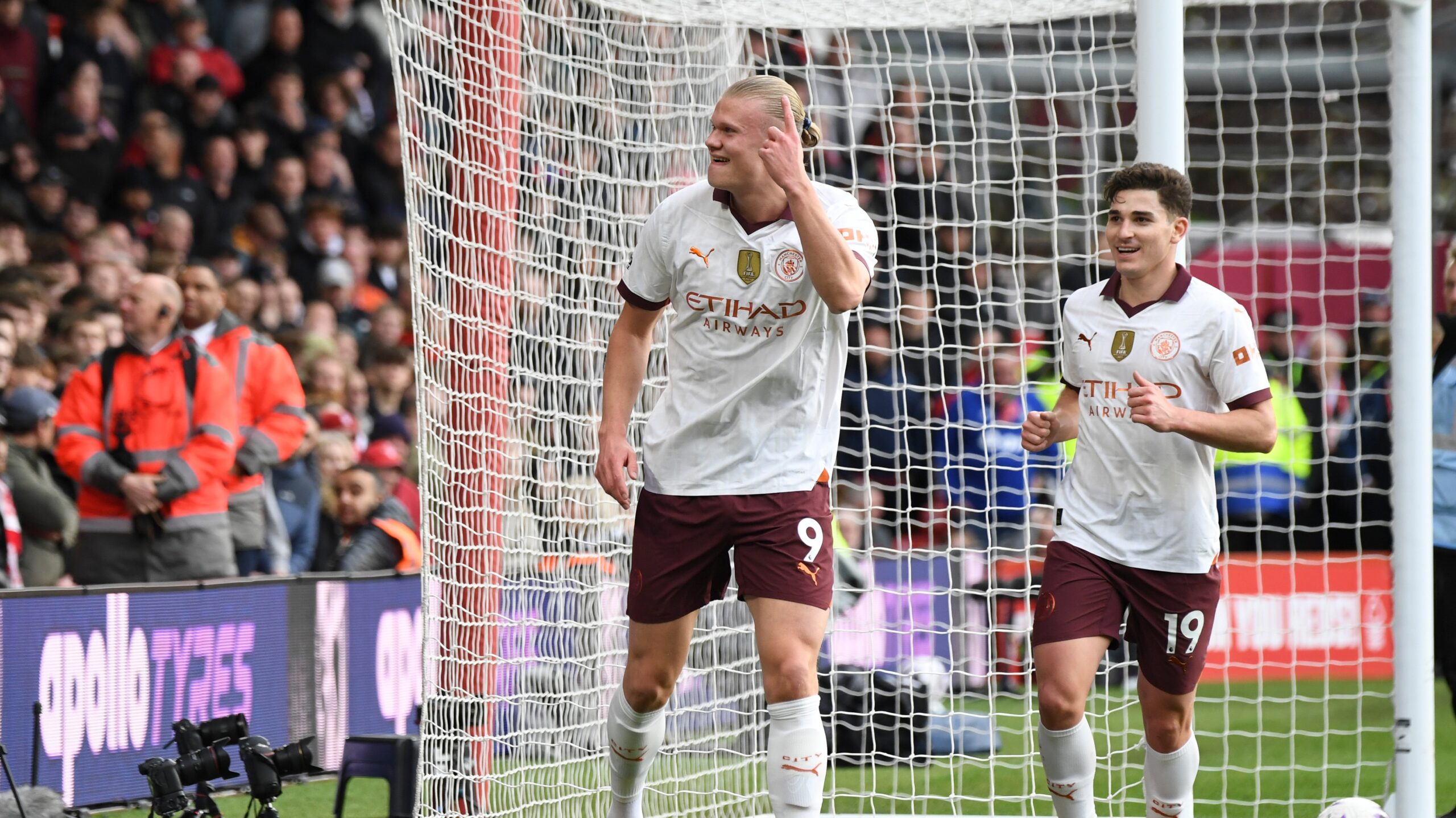 Erling Haaland returns and scores as Manchester City beats Nottingham Forest