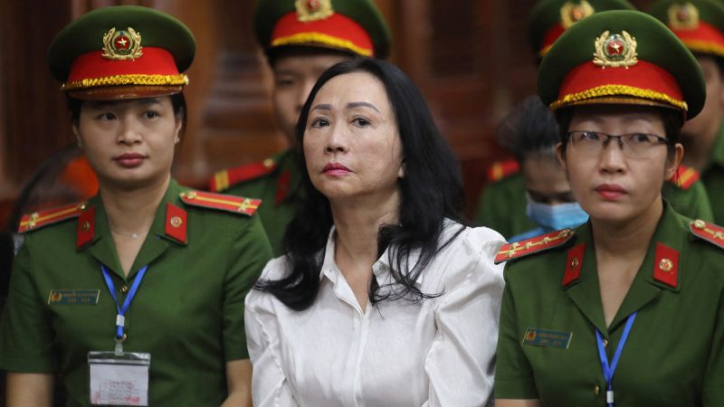 Truong My Lan: Vietnam tycoon sentenced to death in $12 billion fraud case