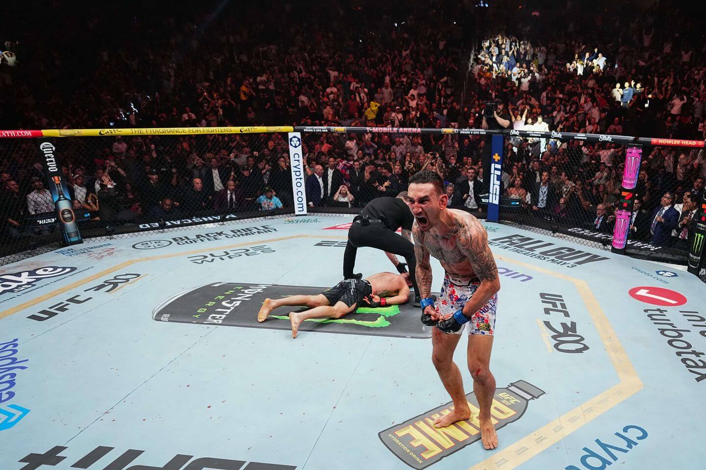 UFC 300 results: Watch the crazy finishes by Holloway and Pereira