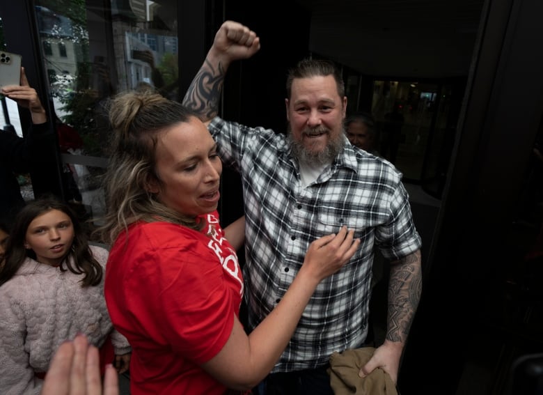 Pat King leaving the Ottawa courthouse.