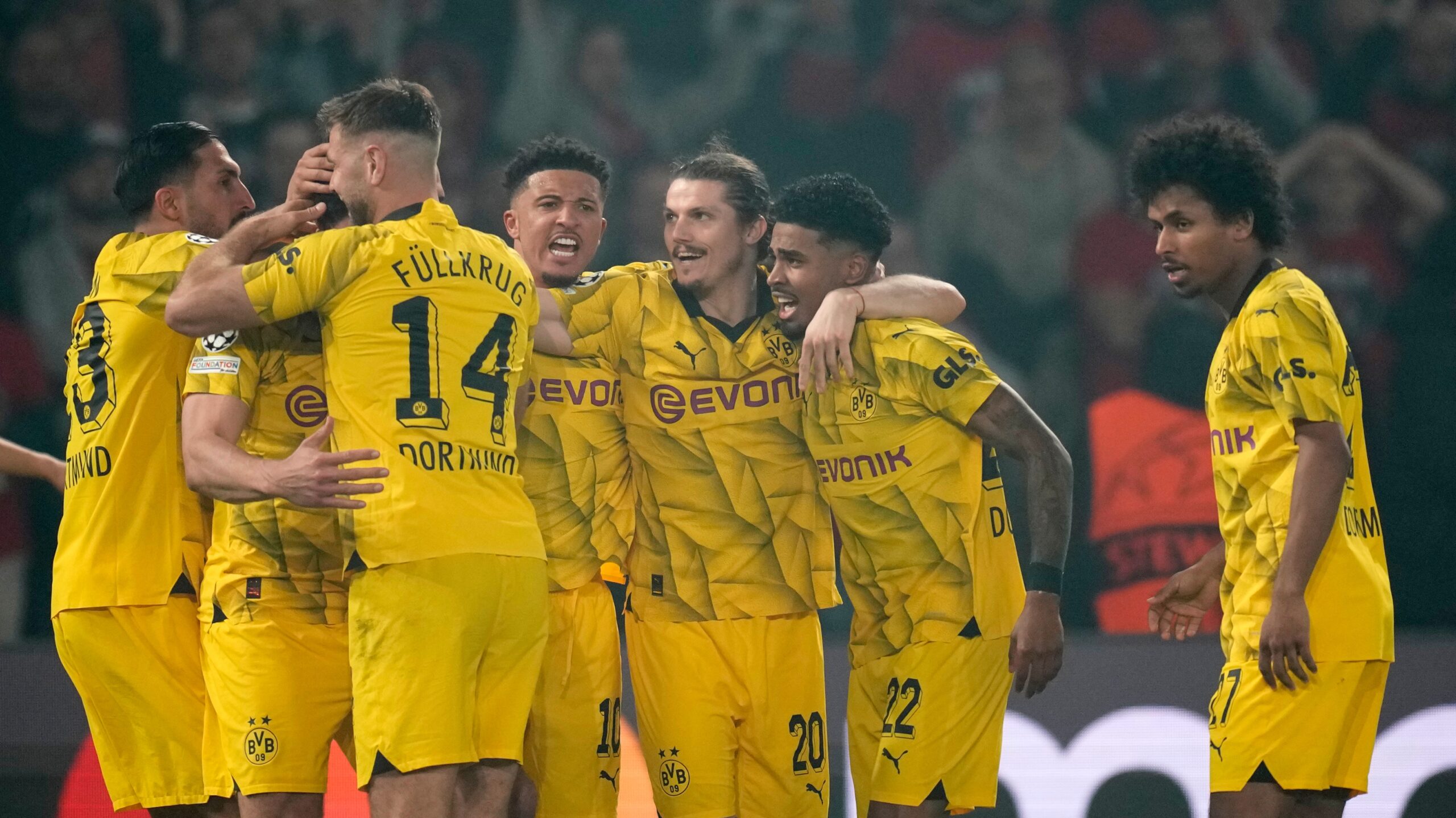 Borussia Dortmund reaches Champions League final by beating PSG on Hummels header