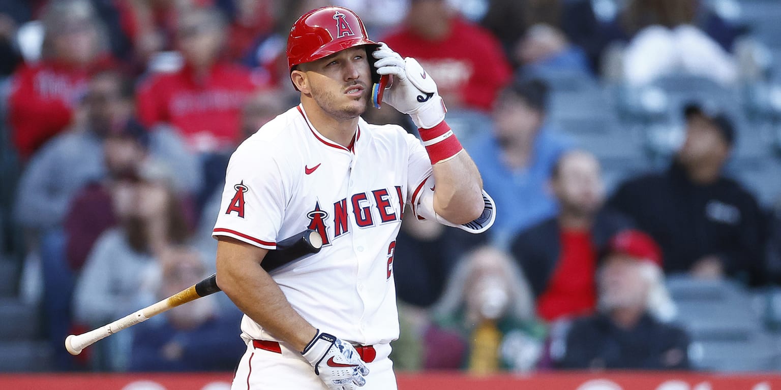 Mike Trout needs knee surgery