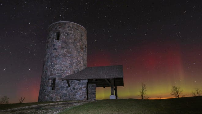 Northern lights may appear in Iowa due to geomagnetic storm