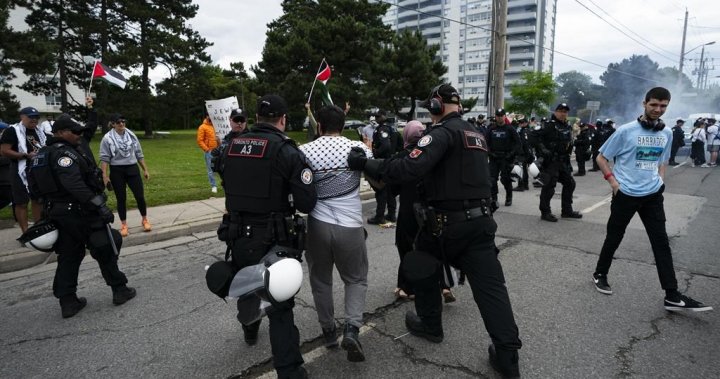 6 people arrested at Walk with Israel event, Toronto police say - Toronto