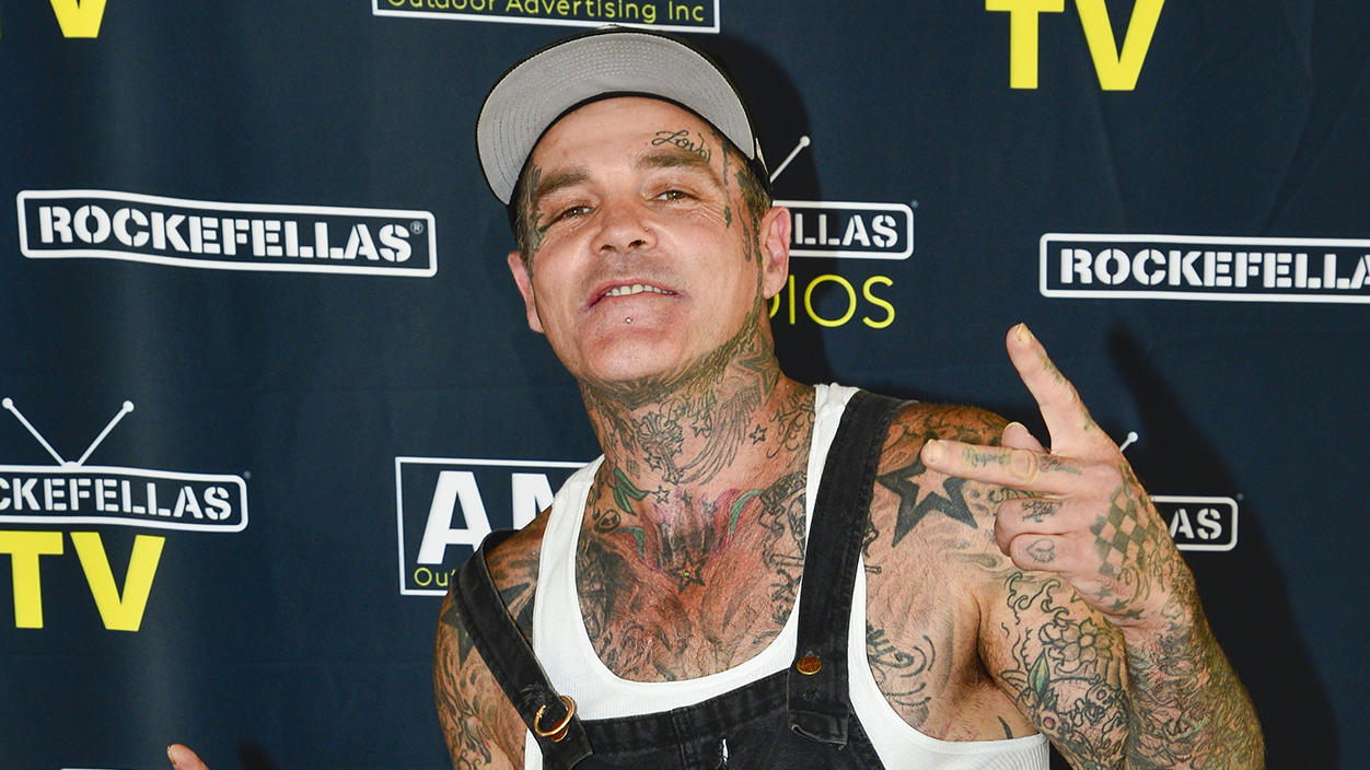 Crazy Town Frontman Shifty Shellshock Dead At 49 From Accidental Overdose