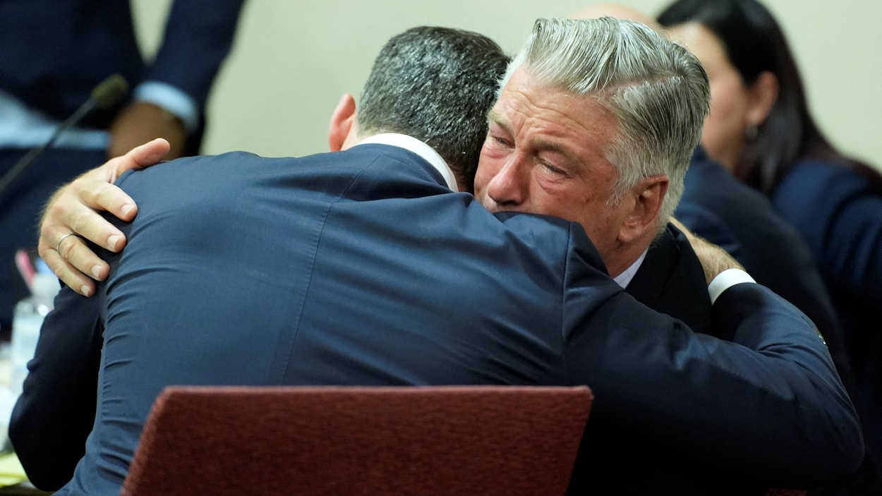 Le procès d’Alec Baldwin pour homicide involontaire annulé pour vice de procédure