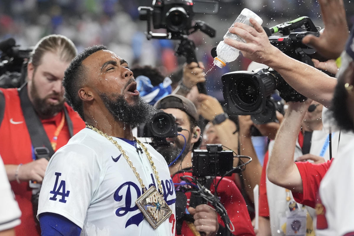 Teoscar Hernández beats Bobby Witt Jr. to win MLB Home Run Derby title