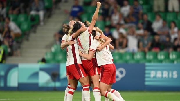 Gilles' stoppage-time winner against France keeps Canada's Olympic women's soccer hopes alive