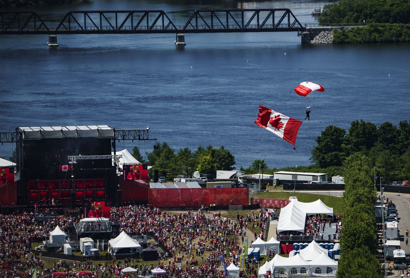 Canada Day festivities attract hundreds at ceremonies, parties across the country