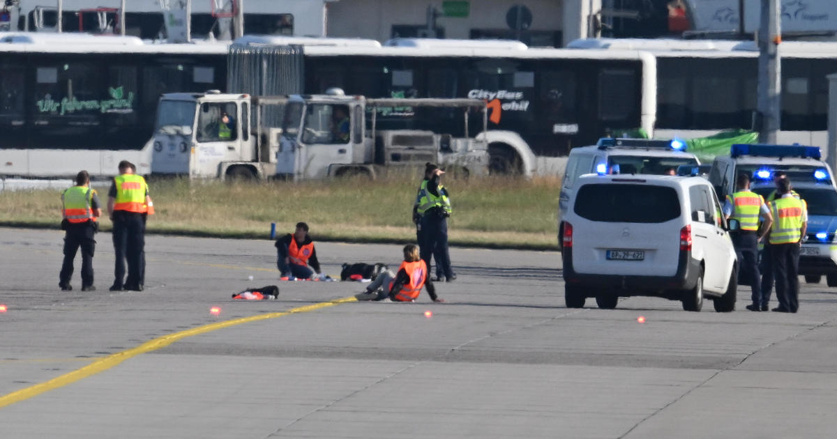 Climate protest mires flights at Germany's Frankfurt airport as police thwart linked action in London