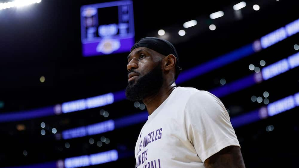 LeBron James revient à Los Angeles et pourra jouer avec son fils