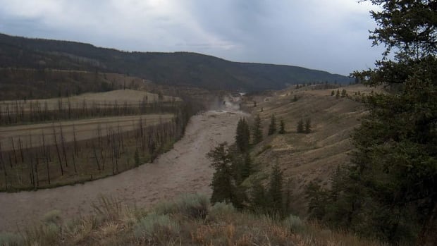 Water breaches landslide damming Chilcotin River