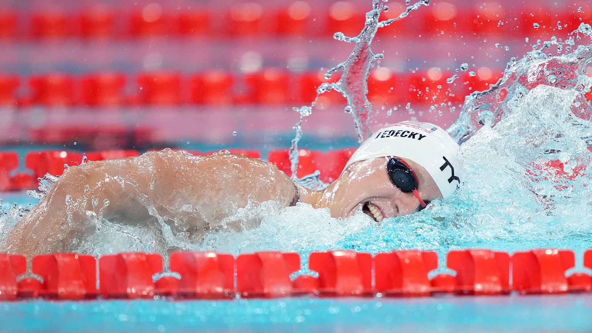 Katie Ledecky wins gold in 1500m freestyle with new Olympic record