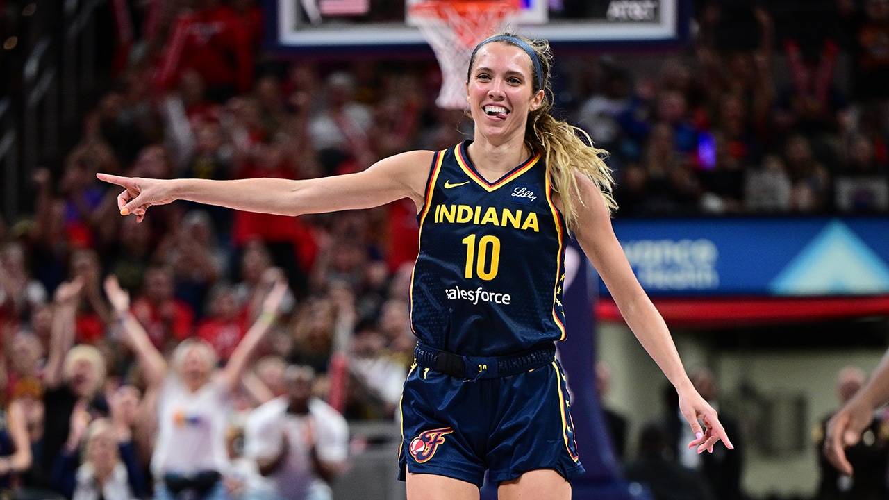 Lexie Hull's Career Night Helps Fever Outlast Storm