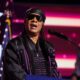 Watch Stevie Wonder And John Legend Perform At The DNC Day 3