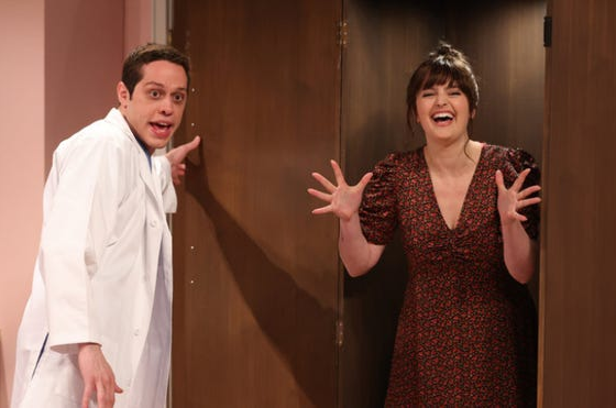 Chloe Troast exits 'SNL,' new cast members added for Season 50