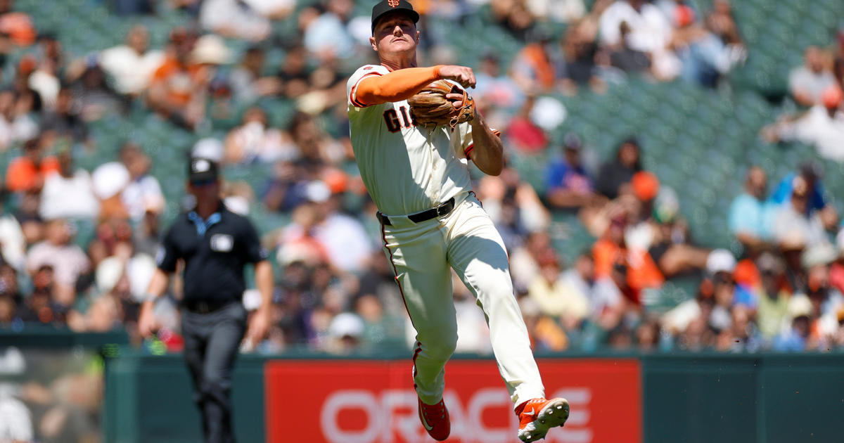 Third baseman Matt Chapman and Giants agree to $151 million, 6-year contract for 2025-30