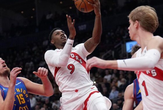 Barrett returns to Raptors as Barnes gets hurt