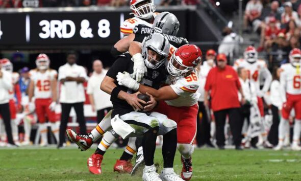 Chiefs vs Raiders live updates: Kansas City prevails 27-20