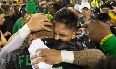 College football world reacts to Ducks' win