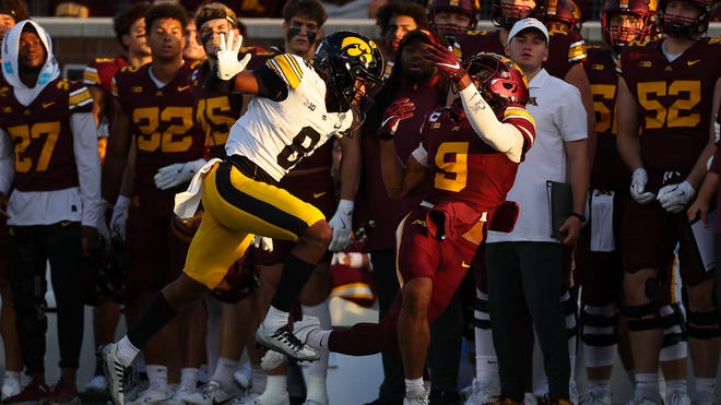 Gophers WR Daniel Jackson makes potential 'Catch of the Year' vs Michigan