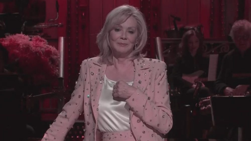 Jean Smart 'SNL' Monologue Jokes About Eric Adams and Lesbians