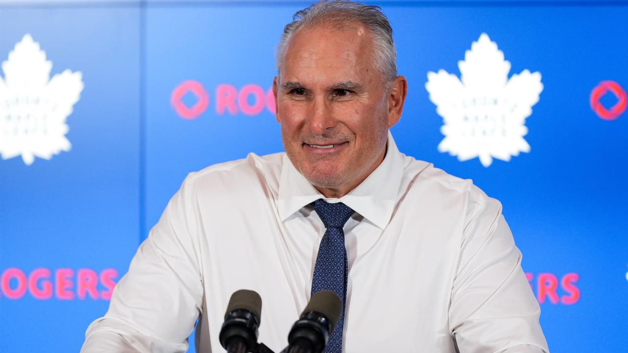 Maple Leafs coach Berube greets former Blues players before 1st meeting