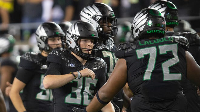 Oregon football vs. Purdue: Predictions, odds