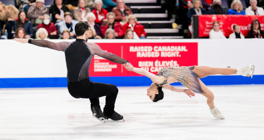 Stellato-Dudek and Deschamps Dominate Pairs Competition on Opening Day of Skate Canada International