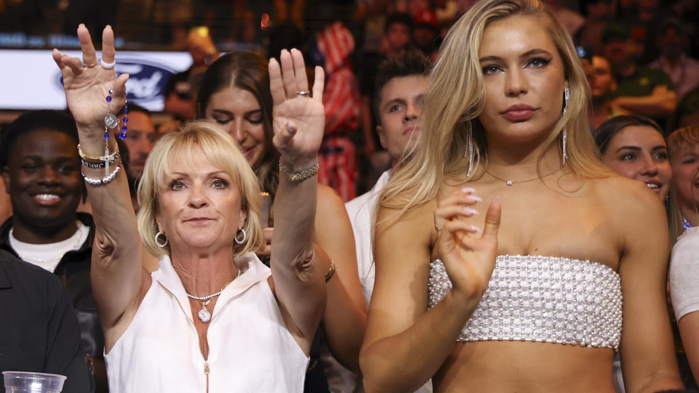 Jake Paul, girlfriend Jutta Leerdam share intimate moment after Mike Tyson fight