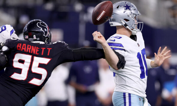 Texans pull away late to hand slumping Cowboys another blowout loss in prime time