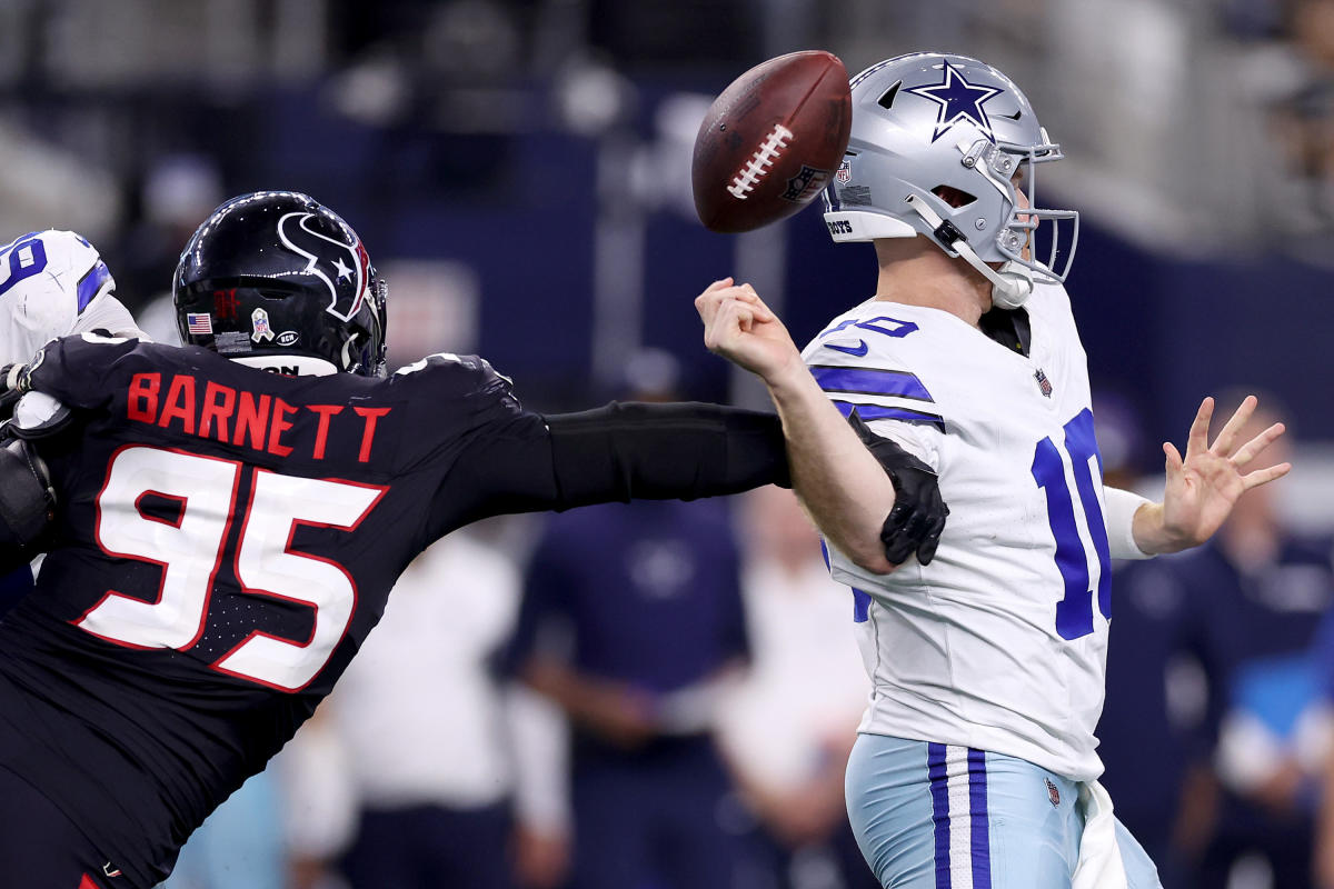 Texans pull away late to hand slumping Cowboys another blowout loss in prime time