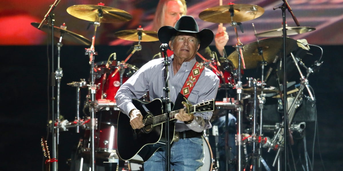 George Strait receives CMA Willie Nelson Lifetime Achievement Award