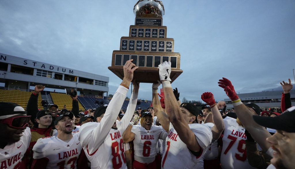 La Coupe Vanier rentre donc à Québec.