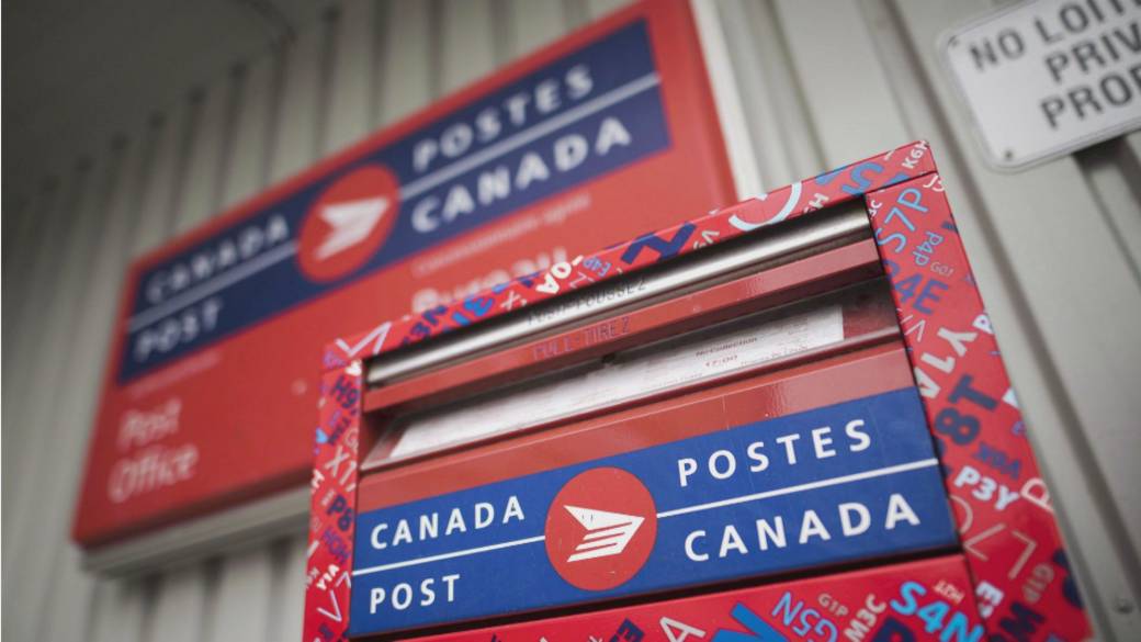 Click to play video: 'Holiday shopping impacted following Canada Post strike'