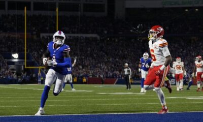 Josh Allen’s 26-yard run seals Bills’ 30-21 win over KC and ends Chiefs’ bid for a perfect season