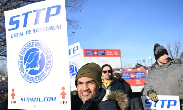 Les 55 000 syndiqués de Postes Canada déclenchent une grève, interrompant la livraison des lettres et des colis