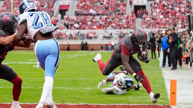 Oklahoma Sooners roll past Maine Black Bears to snap losing streak