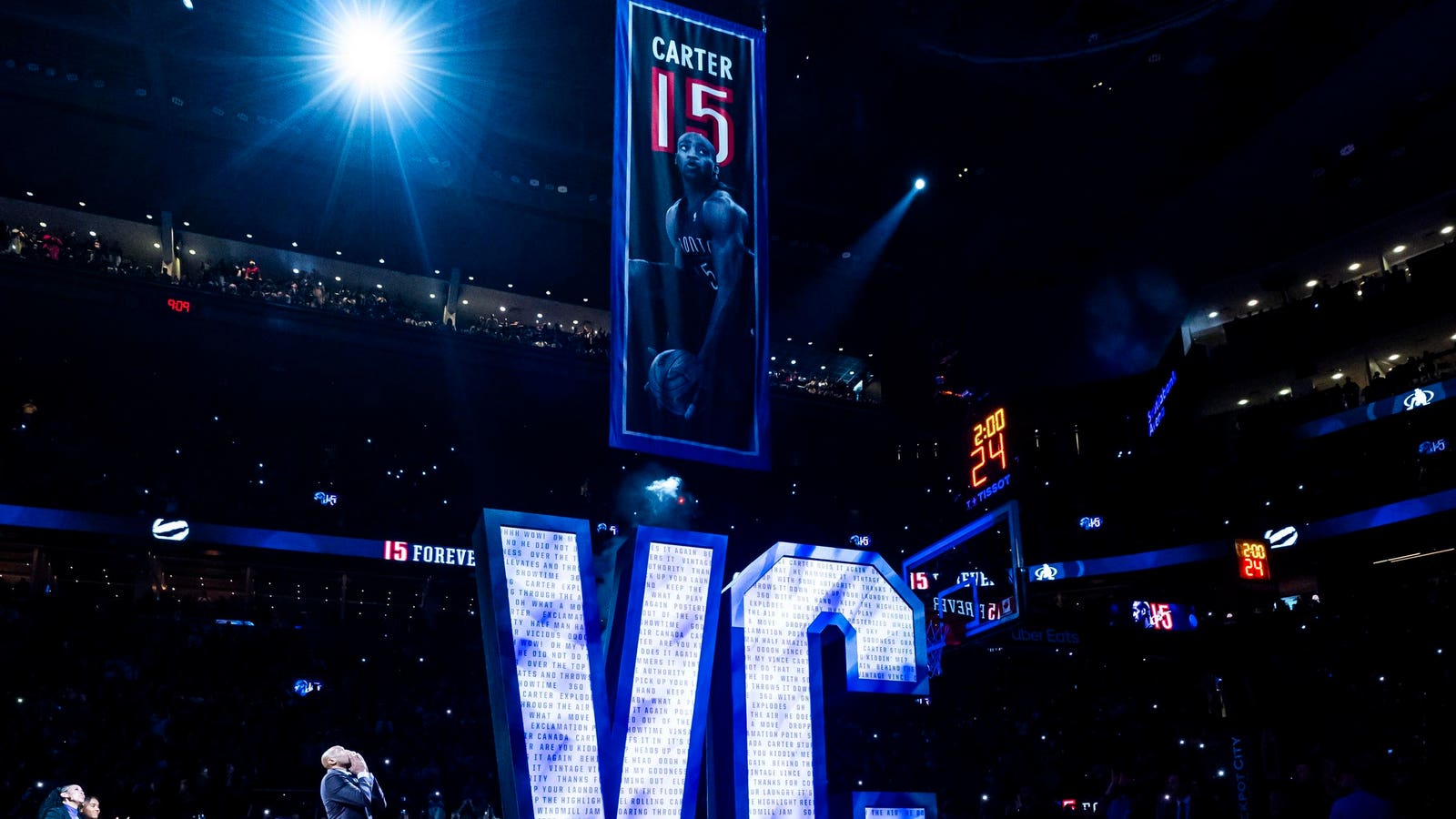 Raptors Honor Vince Carter By Raising His Number In The Rafters