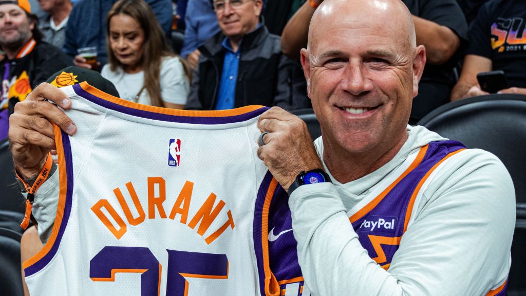 Stewart Cink leads Charles Schwab Cup after going to Phoenix Suns game