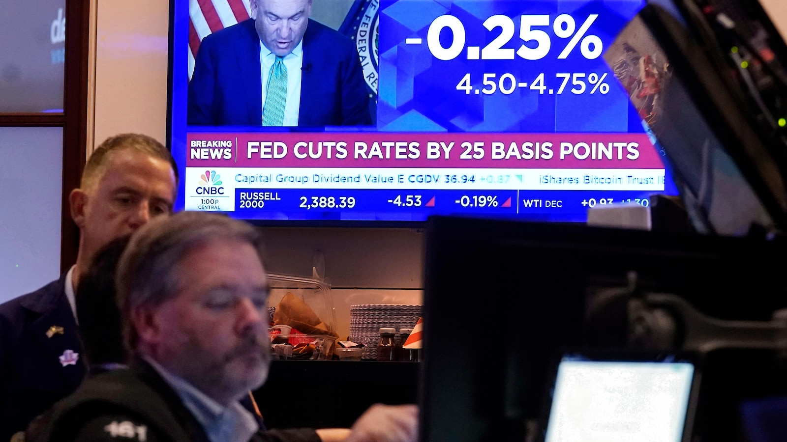 Stock market today: Most of Wall Street rises after the Fed cuts interest rates