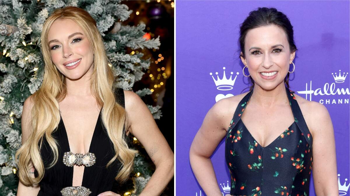 WATCH: Lindsay Lohan & Lacey Chabert Recreate Iconic 'Mean Girls' Scene