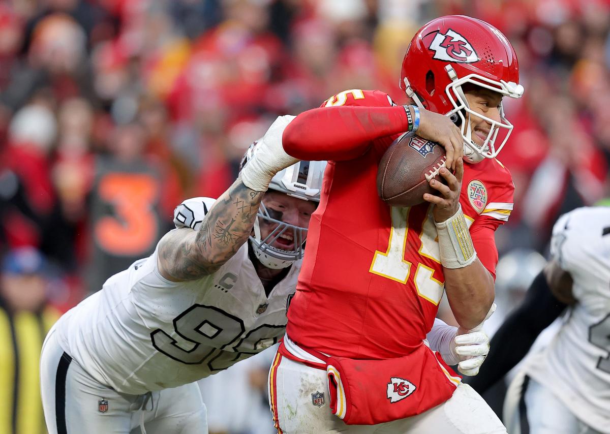 Chiefs QB Patrick Mahomes was 'demonstrably upset' after being sacked vs. Raiders