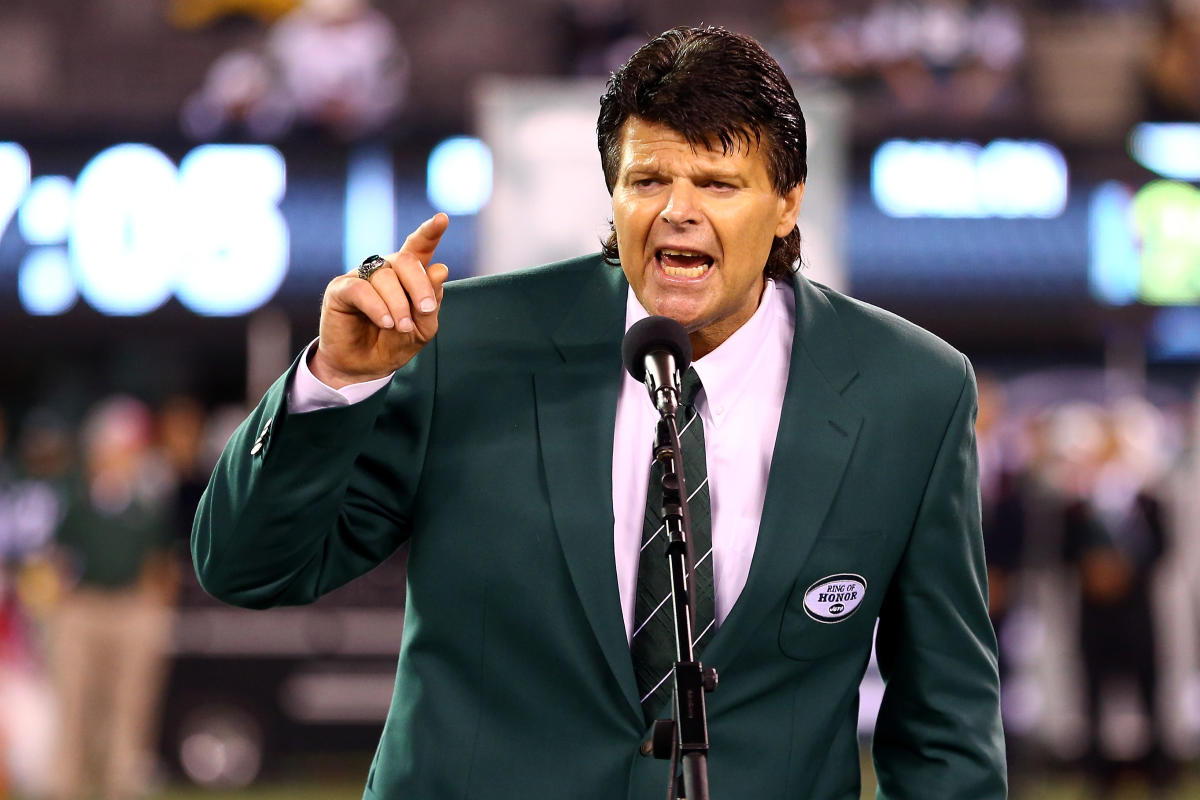 Former Jets pass rusher Mark Gastineau confronted Brett Favre about NFL sack record grudge, ESPN doc shows