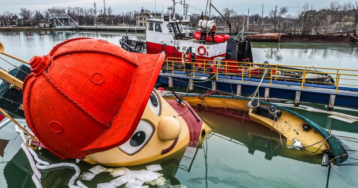 Theodore Too, beloved Canadian tugboat, partially sinks in Ontario port